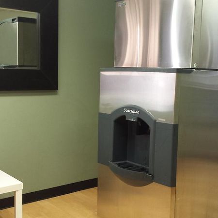 Select Inn Minot Bagian luar foto