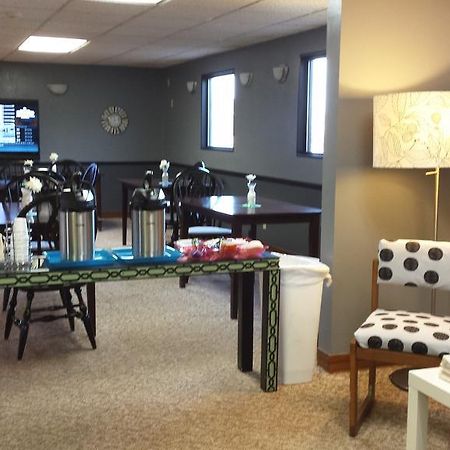 Select Inn Minot Bagian luar foto