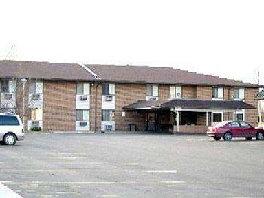 Select Inn Minot Bagian luar foto