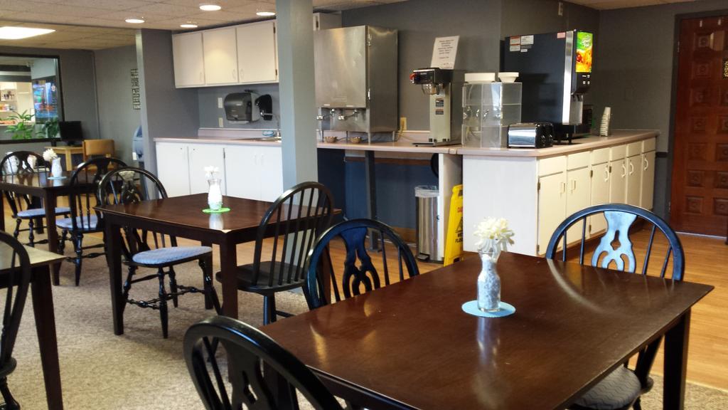 Select Inn Minot Bagian luar foto