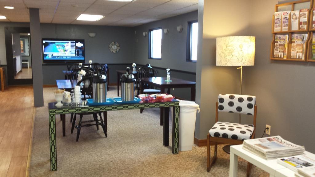 Select Inn Minot Bagian luar foto