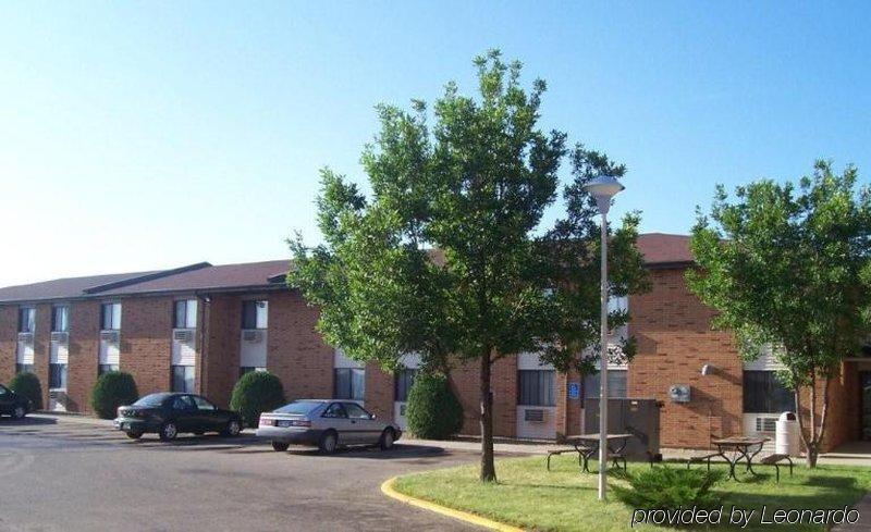 Select Inn Minot Bagian luar foto