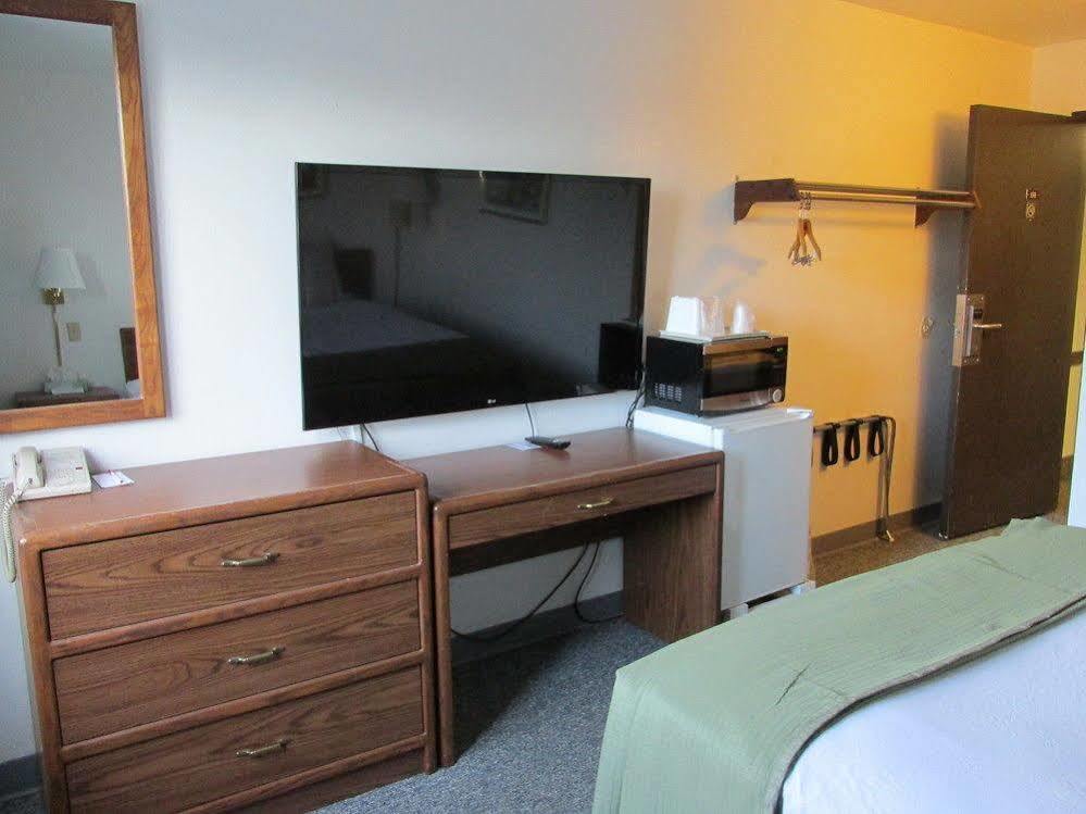Select Inn Minot Bagian luar foto
